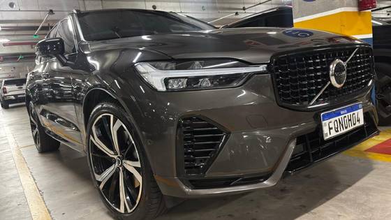 VOLVO XC60 2.0 T8 RECHARGE ULTIMATE DARK AWD GEARTRONIC VOLVO XC60 2.0 T8 RECHARGE ULTIMATE DARK AWD GEARTRONIC